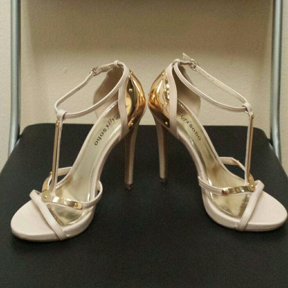 Zigi Soho Gold hardware and Cream T strap Heels